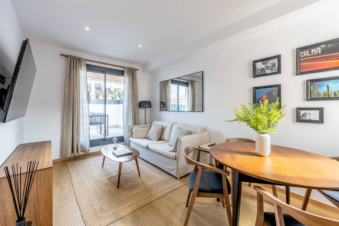 105 M² Apartamento ∙ 4 Habitaciones ∙ 4 Huéspedes - Barcelona