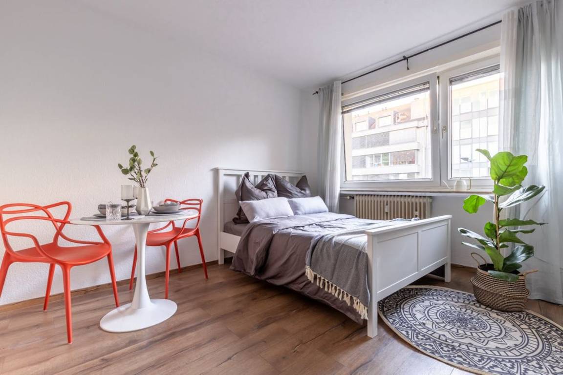 30 M² Ferienwohnung ∙ 1 Gast - Ratingen