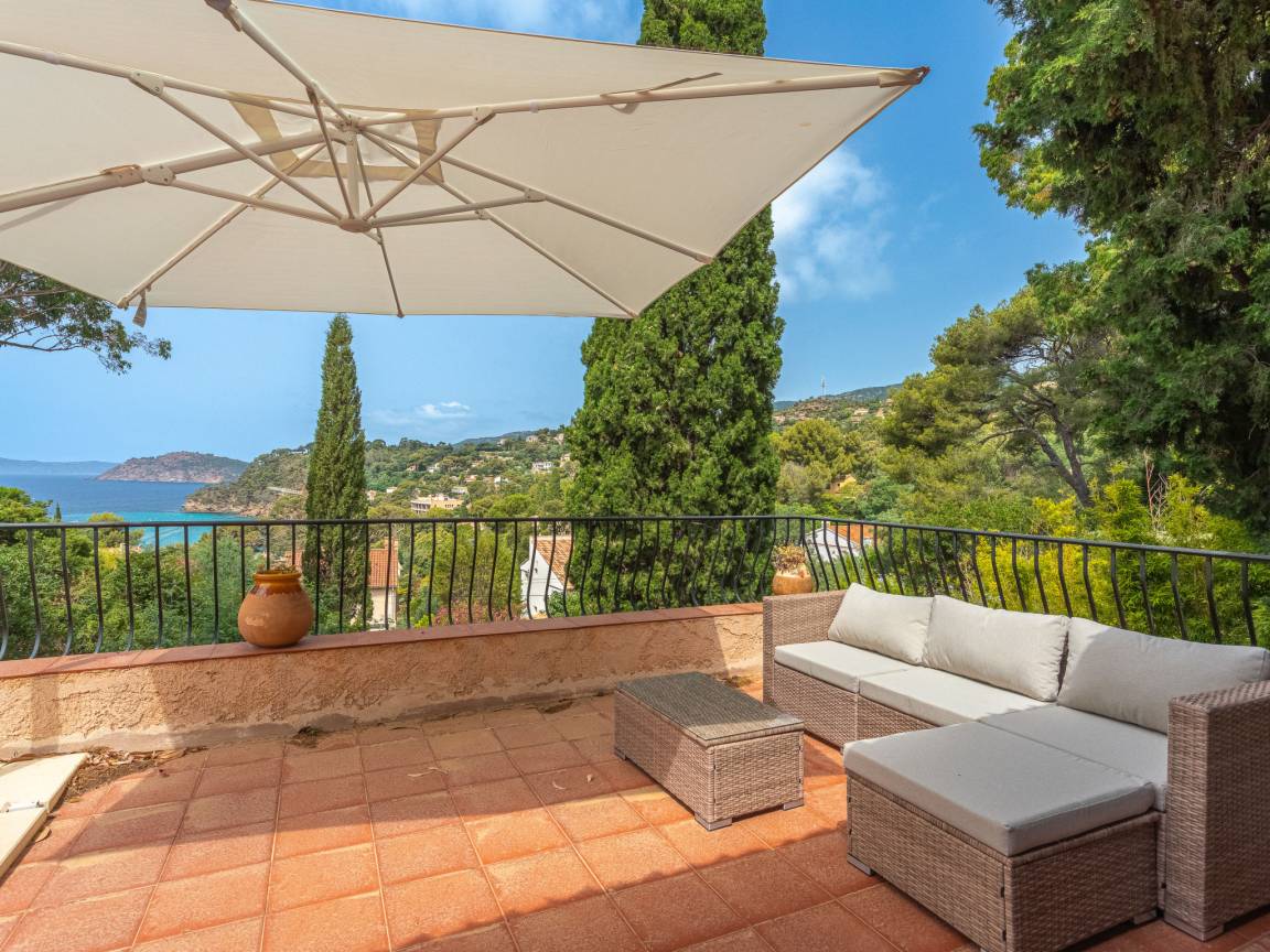 100 M² Ferienhaus ∙ 4 Schlafzimmer ∙ 8 Gäste - Rayol-Canadel-sur-Mer