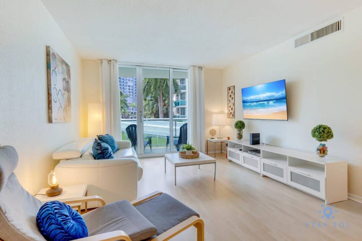 Apartment ∙ 1 Bedroom ∙ 4 Guests - Sunny Isles Beach, FL