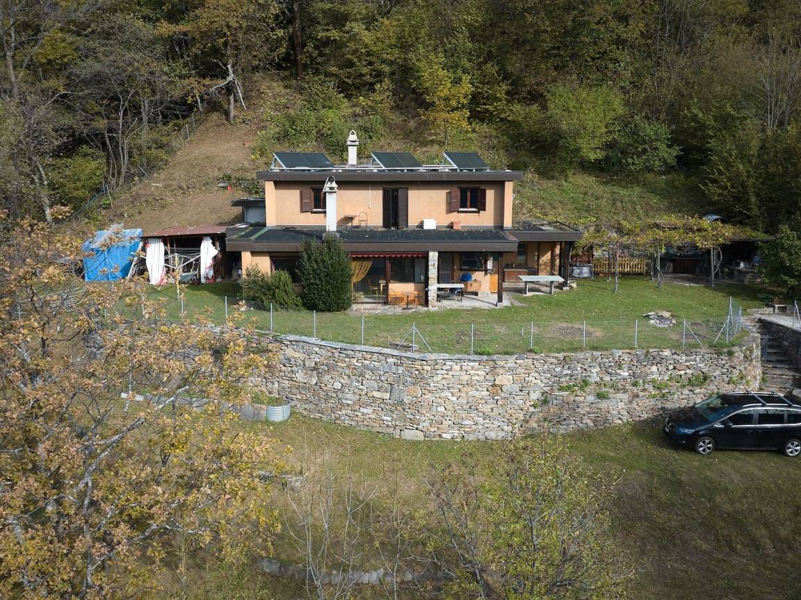 119 M² Ferienhaus ∙ 2 Schlafzimmer ∙ 6 Gäste - Sonogno