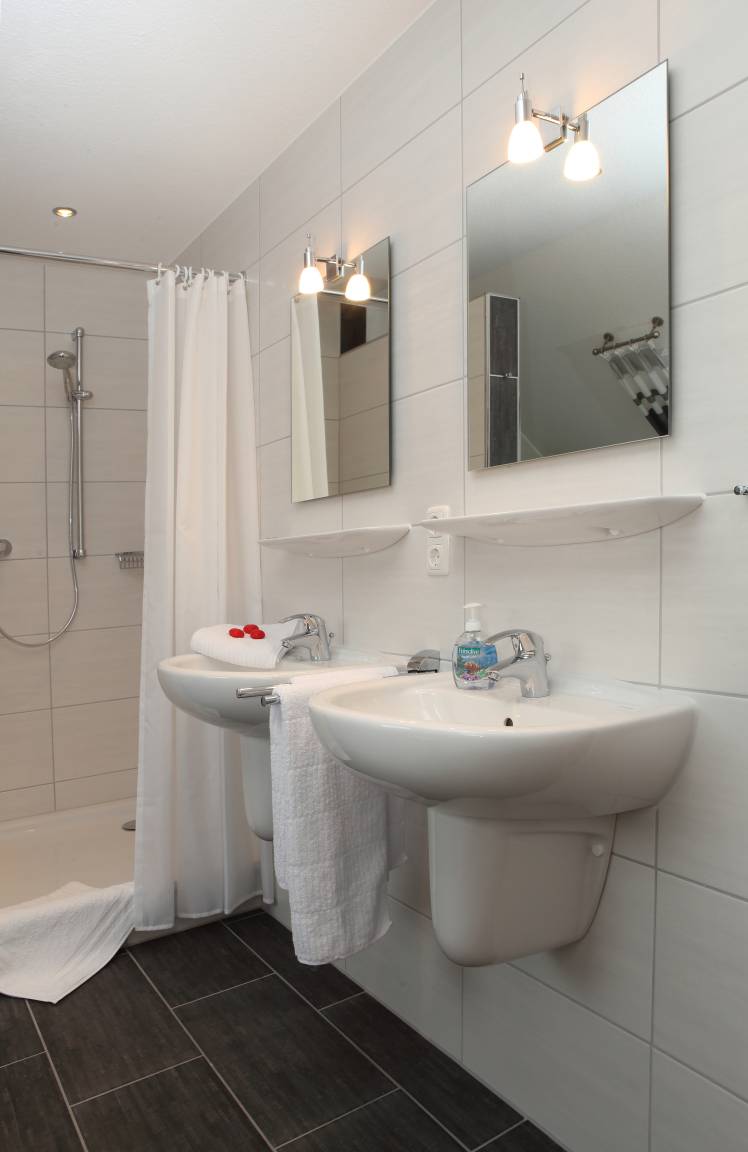 100 m² Ferienwohnung ∙ 2 Schlafzimmer ∙ 4 Gäste – Bild 17