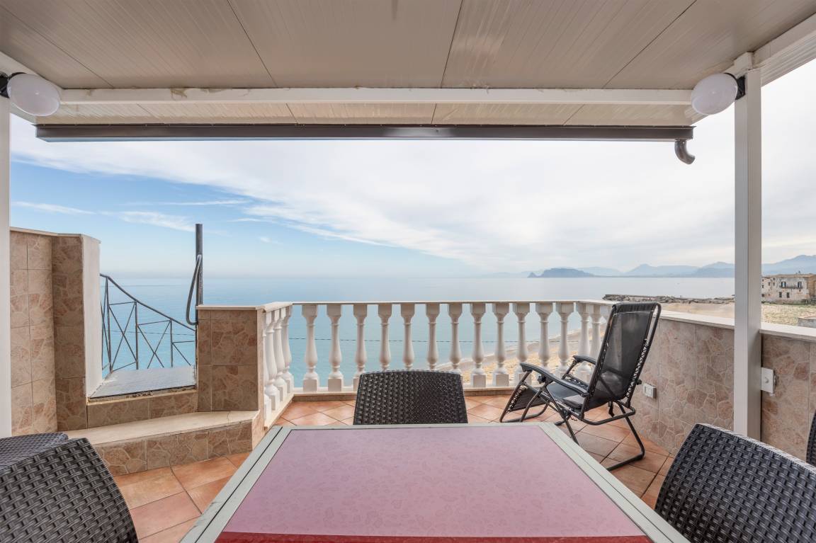 90 M² House ∙ 1 Bedroom ∙ 5 Guests - Palermo