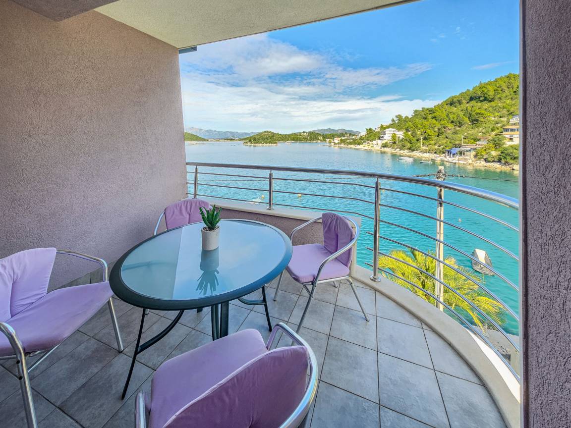 48 M² Apartment ∙ 2 Bedrooms ∙ 5 Guests - Ploče