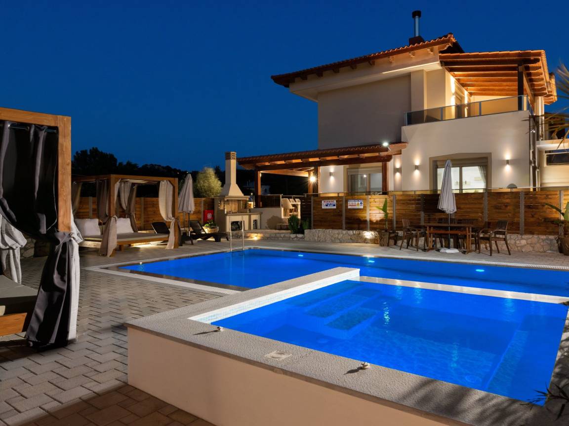 300 M² Maison De Vacances ∙ 4 Chambres ∙ 9 Personnes - Rhodes