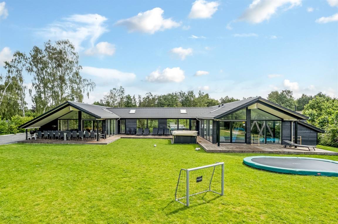 330 m&sup2; Ferienhaus 9 Schlafzimmer 22 G&auml;ste