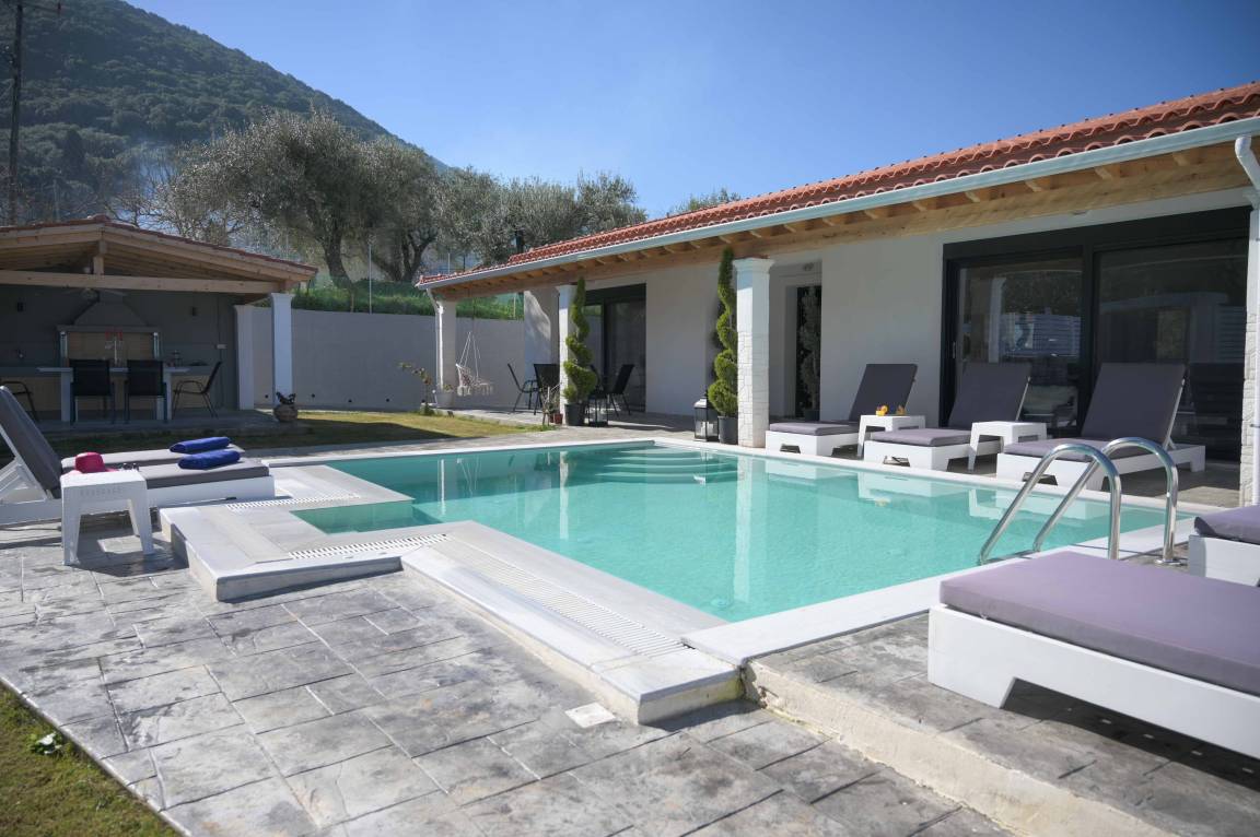 320 M² Villa ∙ 6 Schlafzimmer ∙ 15 Gäste - Korfu