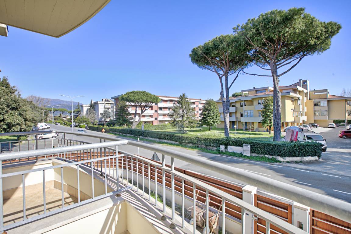 70 M² Ferienwohnung ∙ 1 Schlafzimmer ∙ 4 Gäste - Viareggio