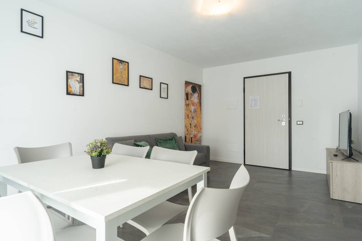 65 M² Ferienwohnung ∙ 2 Schlafzimmer ∙ 6 Gäste - Lecco