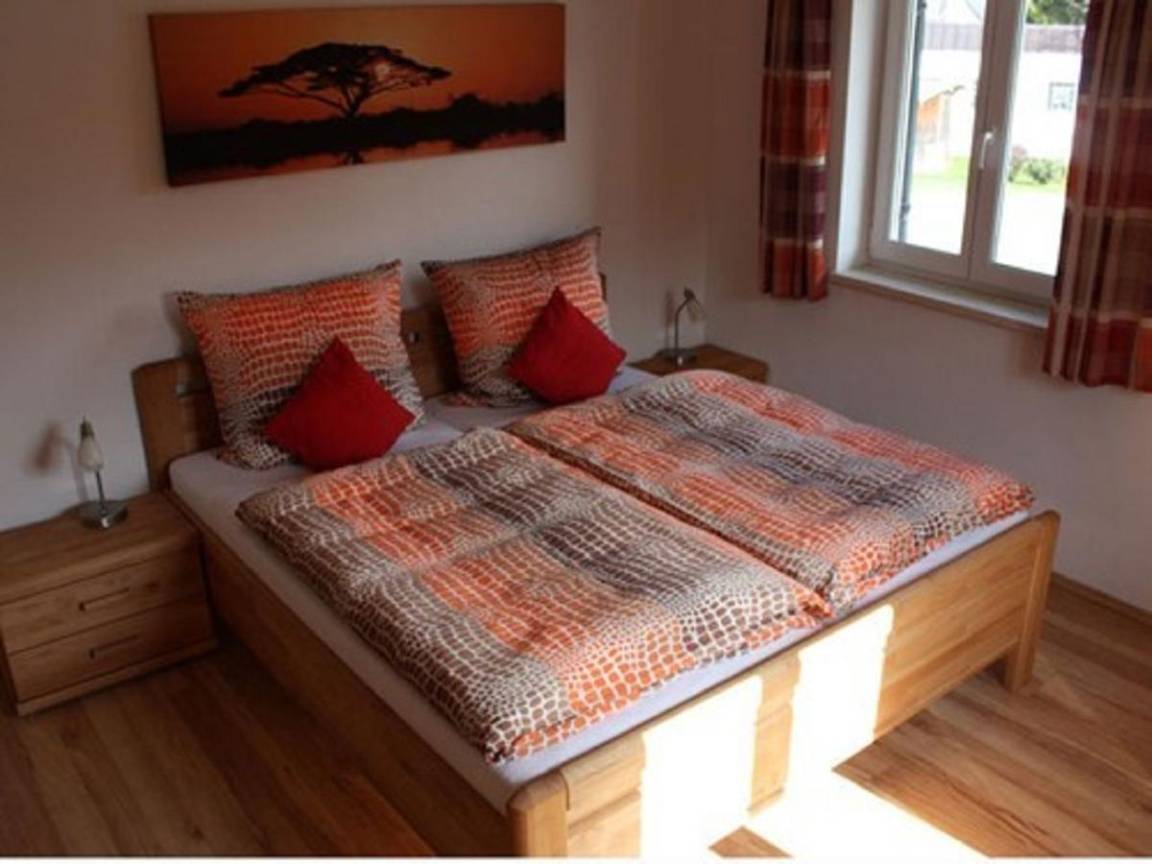 120 M² Ferienwohnung ∙ 3 Schlafzimmer ∙ 7 Gäste - Osterhofen