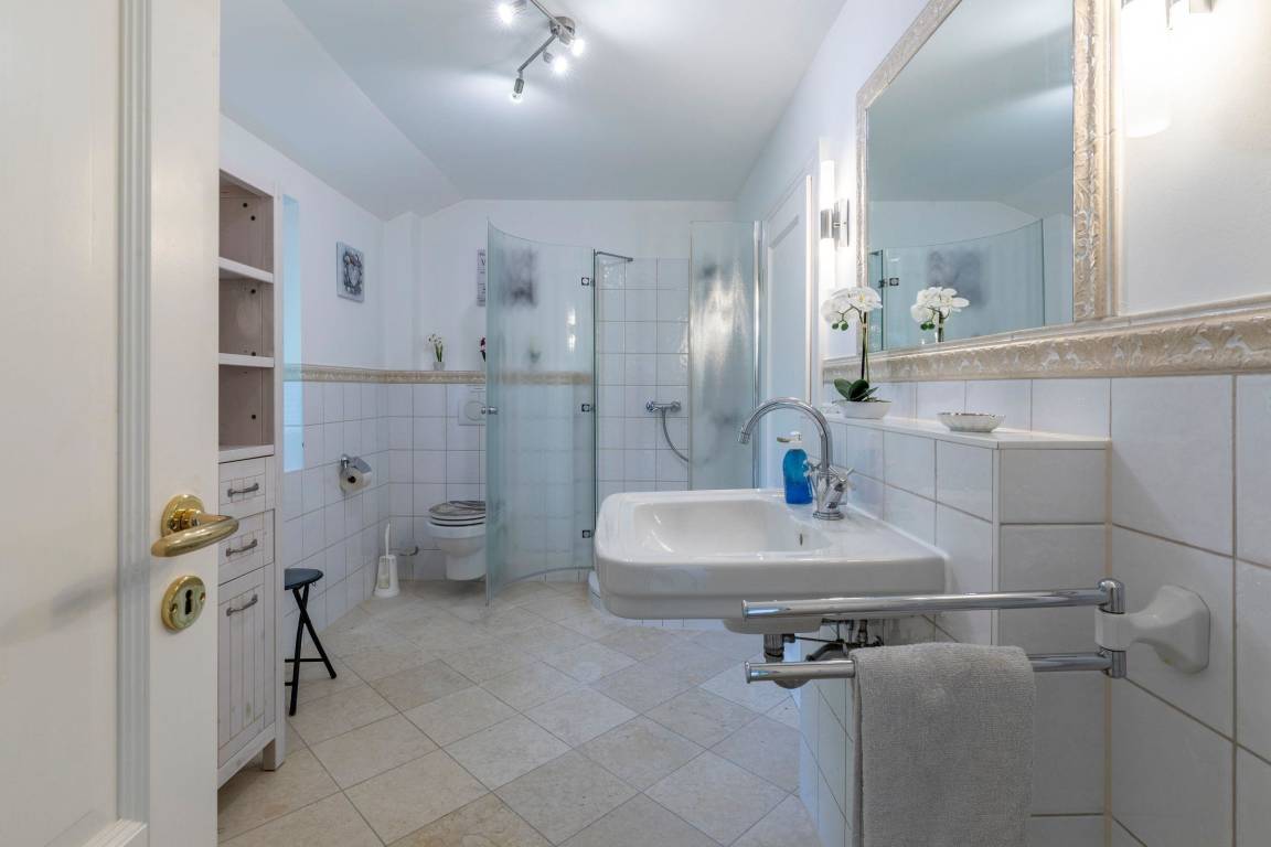 229 m² Ferienhaus ∙ 6 Schlafzimmer ∙ 10 Gäste – Bild 21