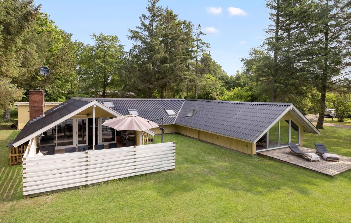 150 M² Ferienhaus ∙ 4 Schlafzimmer ∙ 8 Gäste - Bornholm