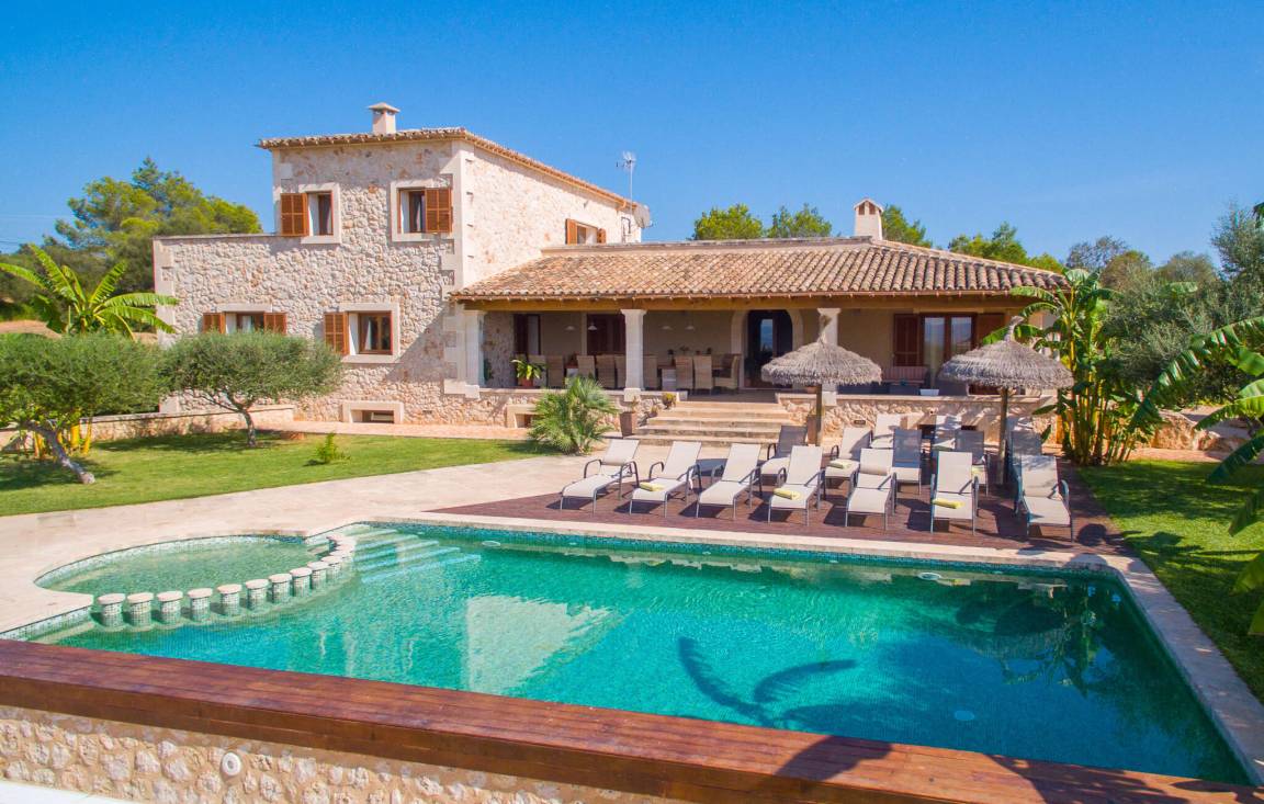335 M² Ferienhaus ∙ 6 Schlafzimmer ∙ 12 Gäste - Ses Salines