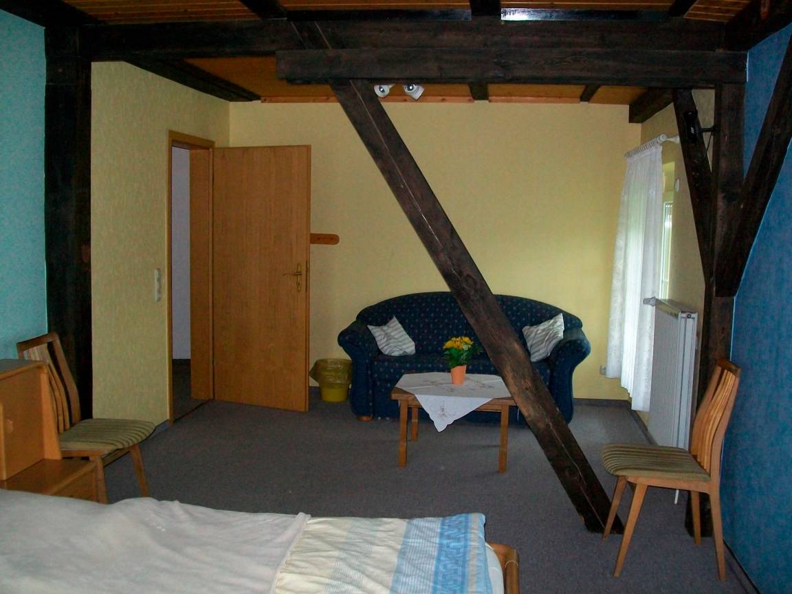 30 m² Privatzimmer ∙ 1 Schlafzimmer ∙ 2 Gäste – Bild 3
