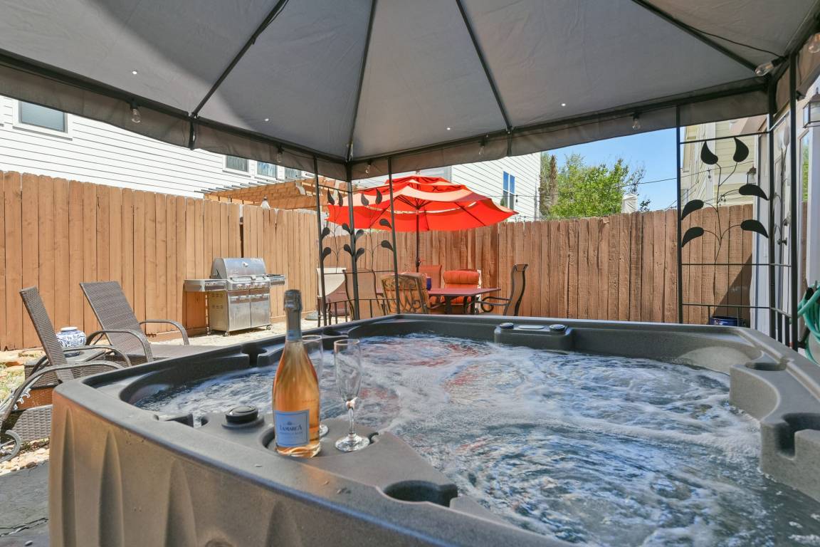 Apartment ∙ 3 Bedrooms ∙ 8 Guests - Bellaire, TX
