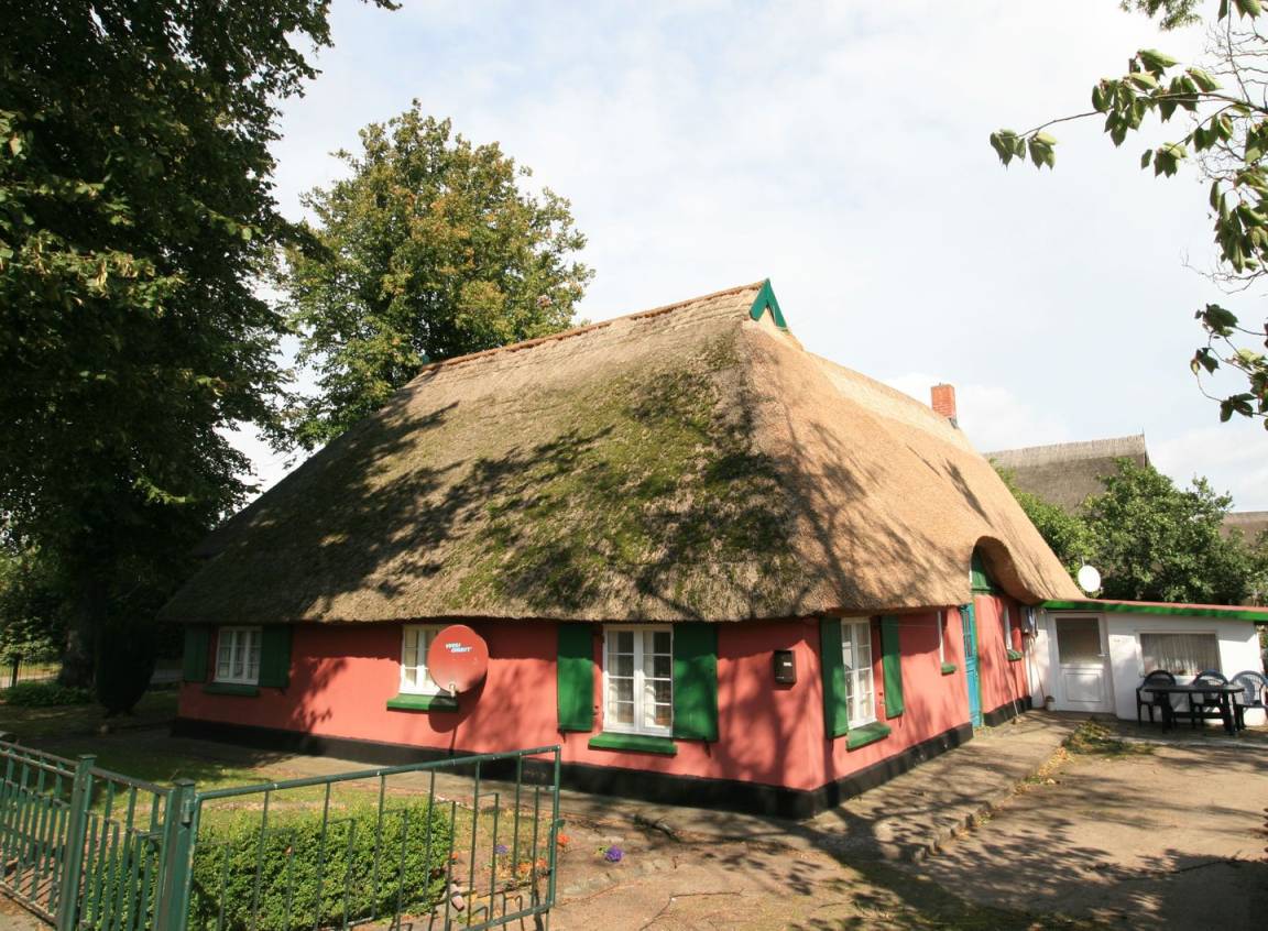 70 M² Ferienwohnung ∙ 1 Schlafzimmer ∙ 3 Gäste - Wustrow