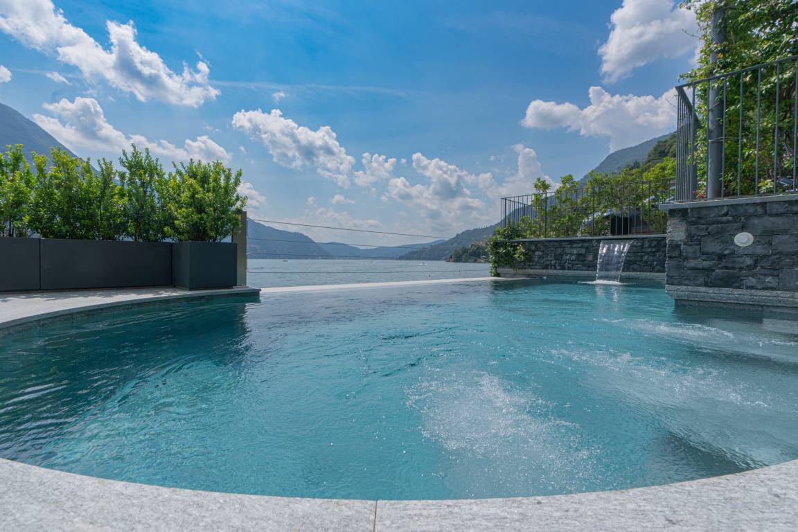 530 M² Villa ∙ 9 Sovrum ∙ 18 Gäster - Como