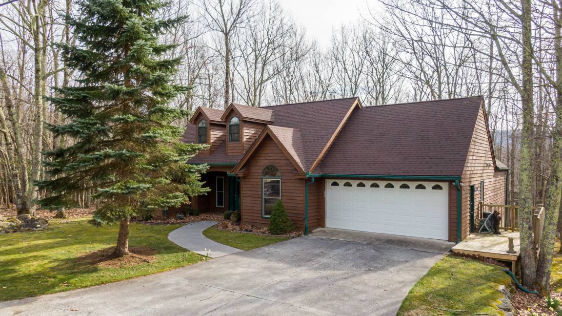 House ∙ 3 Bedrooms ∙ 8 Guests - Watauga Lake, TN