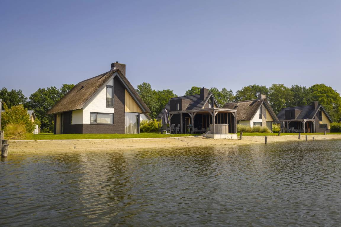 67 M² Ferienhaus ∙ 2 Schlafzimmer ∙ 4 Gäste - Assen
