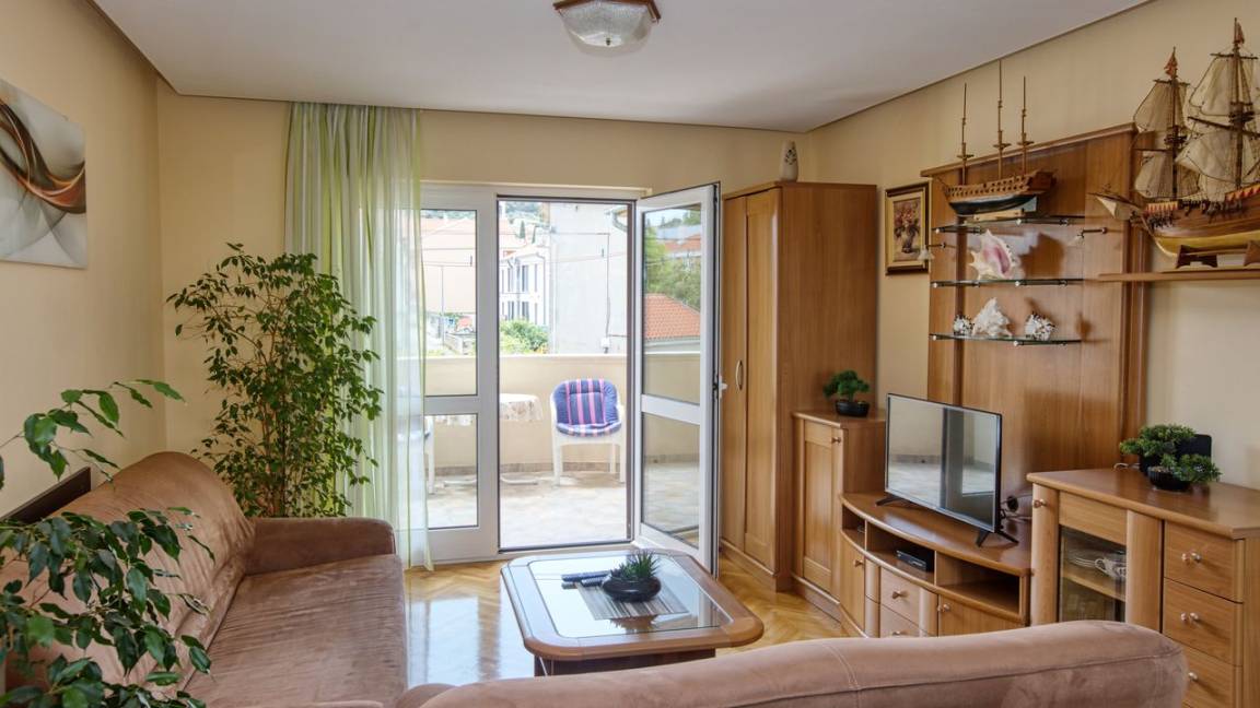 78 M² Ferienwohnung ∙ 3 Schlafzimmer ∙ 8 Gäste - Murter