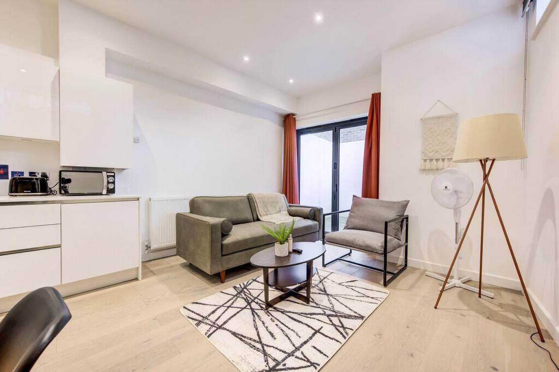 79 M² Apartment ∙ 2 Bedrooms ∙ 4 Guests - London