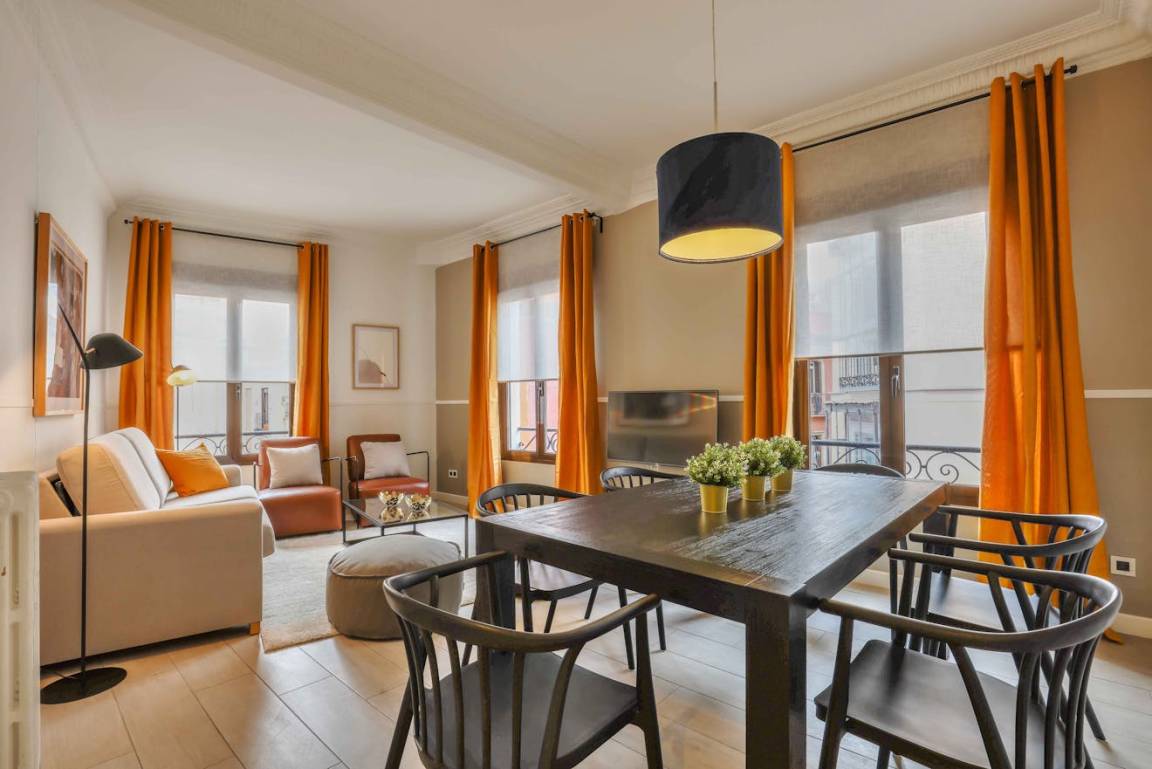 110 M² Apartamento ∙ 4 Habitaciones ∙ 9 Huéspedes - Getafe