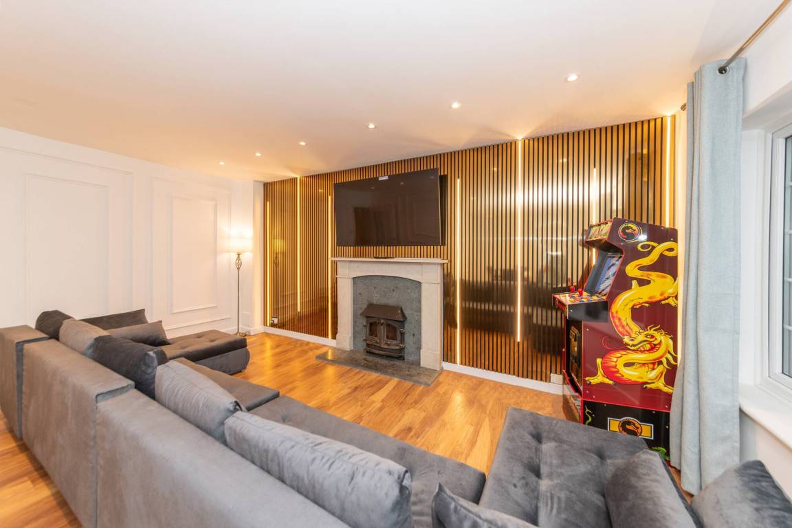 180 M² House ∙ 5 Bedrooms ∙ 9 Guests - Reading