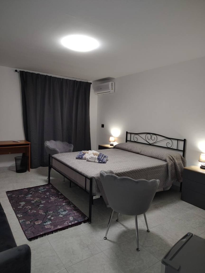90 M² Apartment ∙ 2 Bedrooms ∙ 6 Guests - Caltagirone