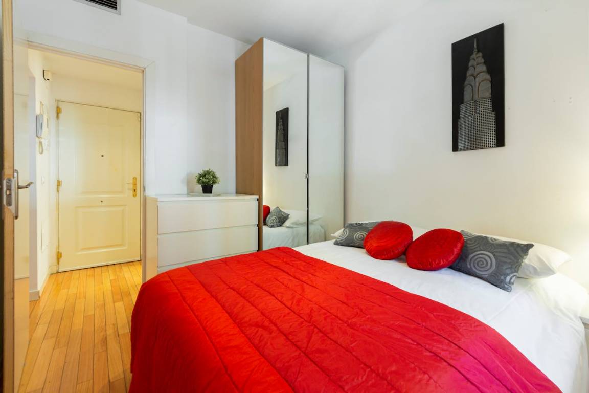 70 M² Apartamento ∙ 2 Habitaciones ∙ 4 Huéspedes - Móstoles