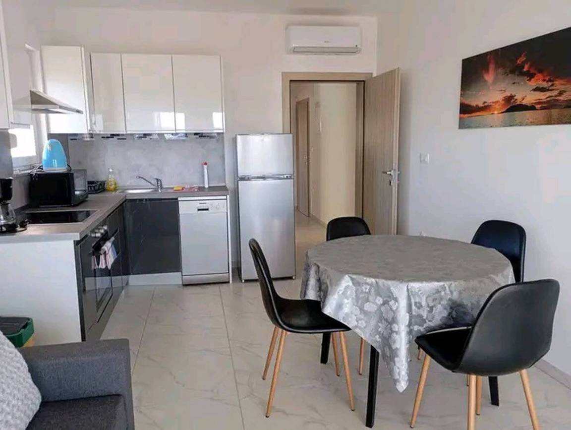 70 M² Appartement ∙ 2 Slaapkamers ∙ 4 Gasten - Okrug Gornji