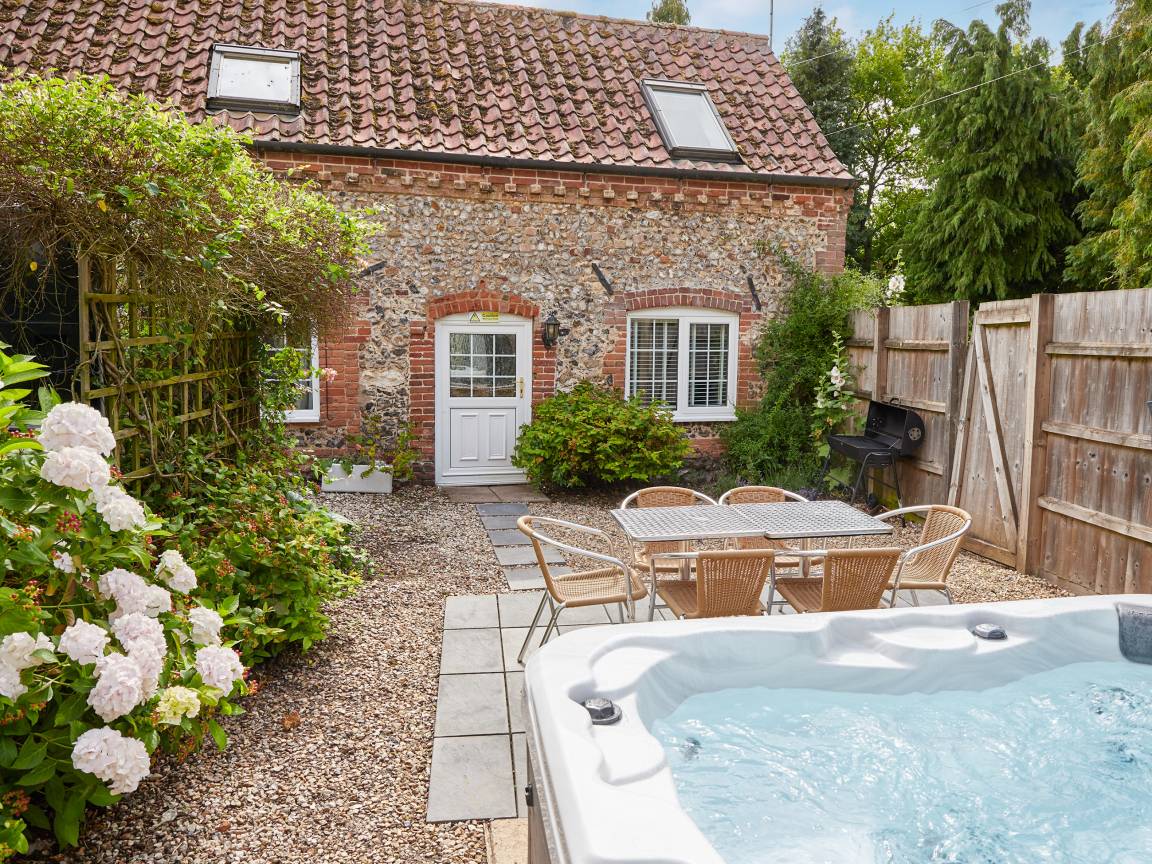Cottage ∙ 3 Bedrooms ∙ 6 Guests - Norfolk