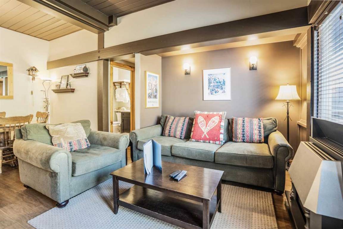 Hotel ∙ 2 Bedrooms ∙ 6 Guests - Armstrong