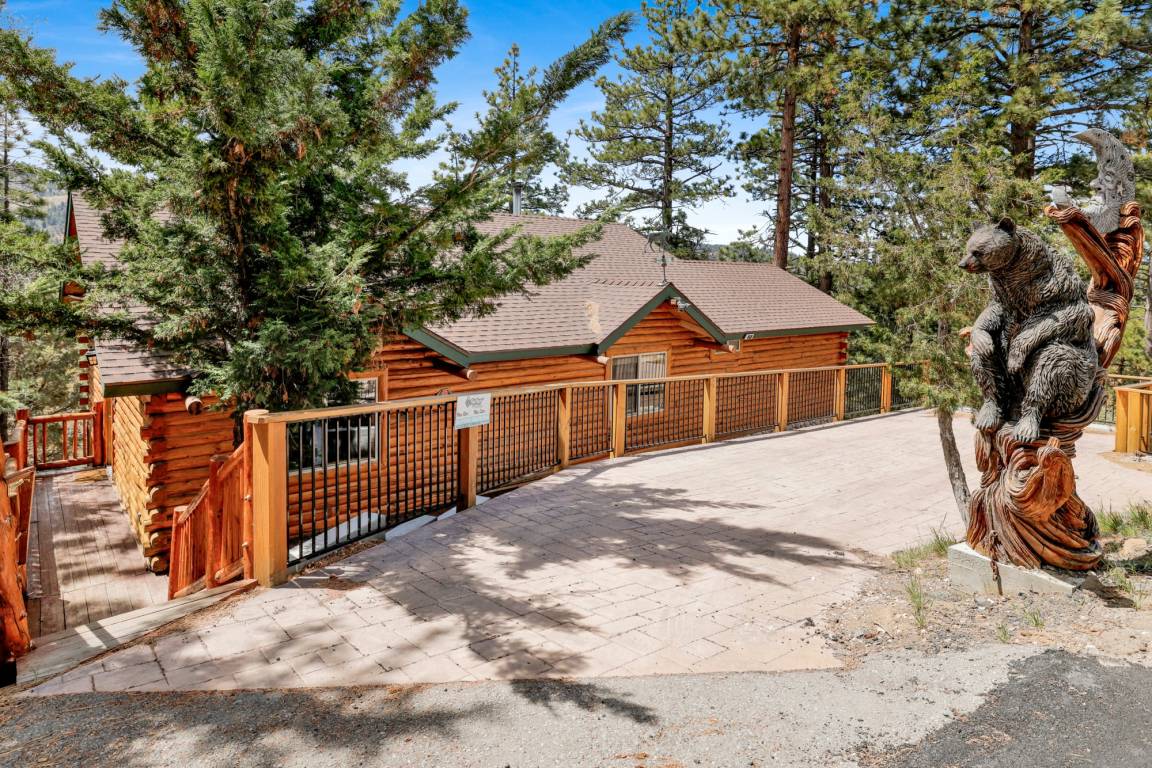 131 M² Chalet ∙ 3 Bedrooms ∙ 8 Guests - Big Bear, CA