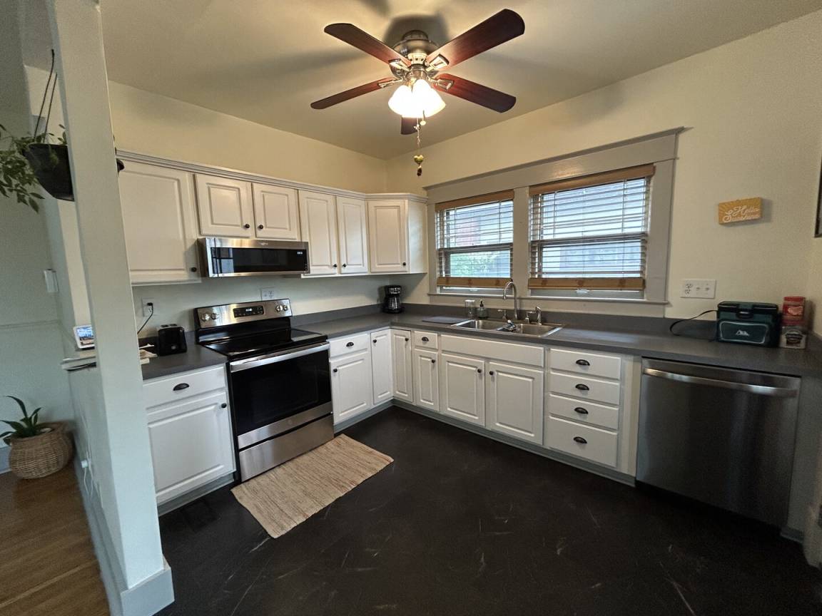 139 M² House ∙ 2 Bedrooms ∙ 2 Guests - Louisville, KY