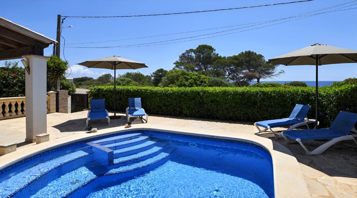 160 M² Ferienhaus ∙ 3 Schlafzimmer ∙ 6 Gäste - Cala Llombards
