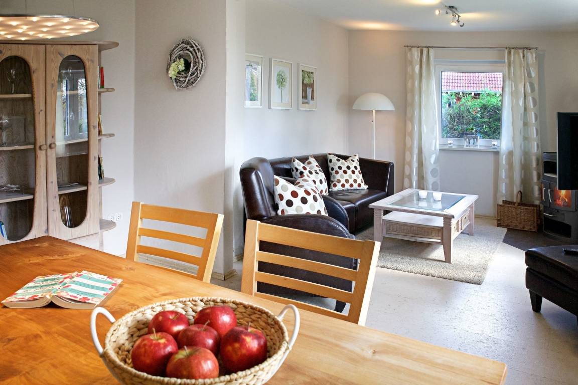 82 m² Ferienhaus ∙ 2 Schlafzimmer ∙ 2 Gäste – Bild 2