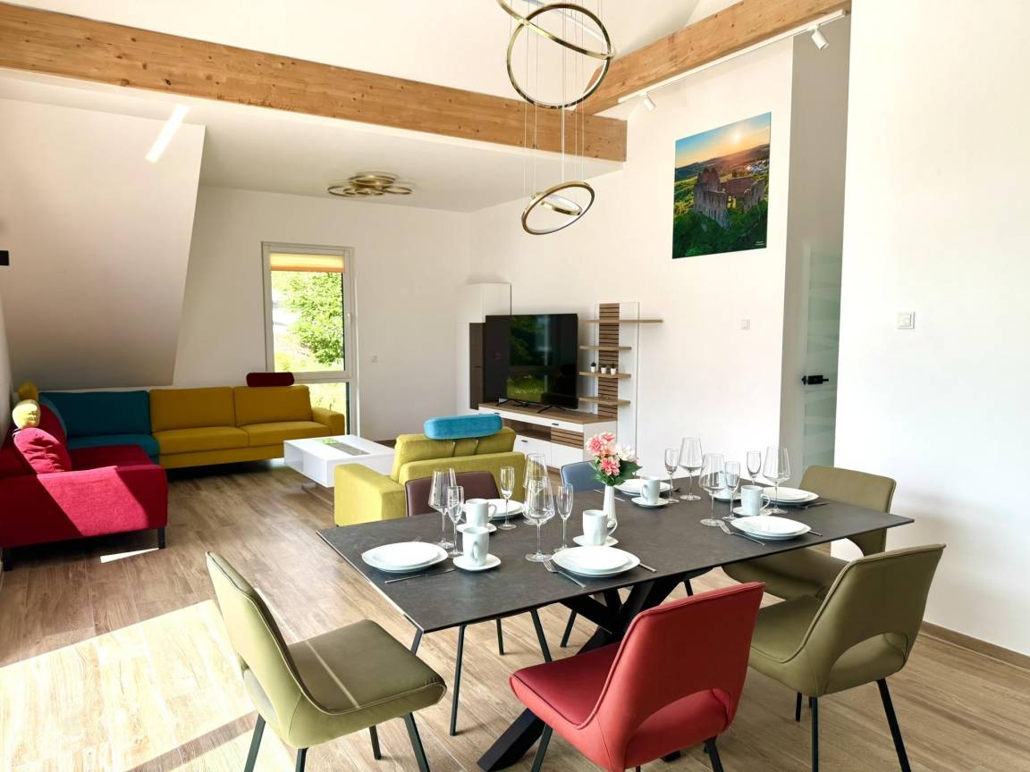154 M² Ferienwohnung ∙ 3 Schlafzimmer ∙ 6 Gäste - Saarburg