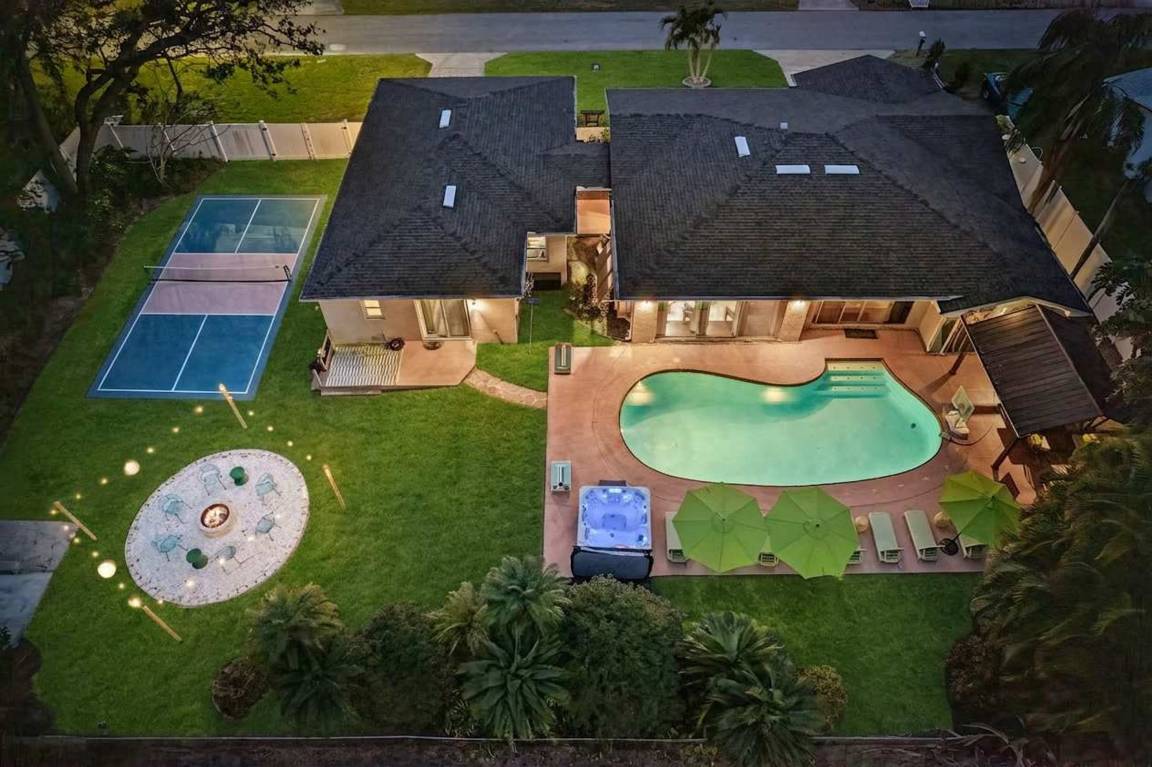 Apartamento ∙ 6 Habitaciones ∙ 20 Huéspedes - Largo, FL