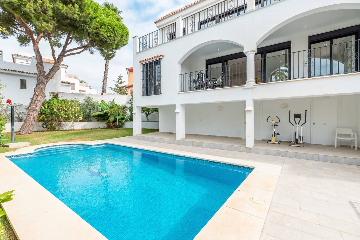 120 M² Appartement ∙ 2 Slaapkamers ∙ 5 Gasten - Marbella