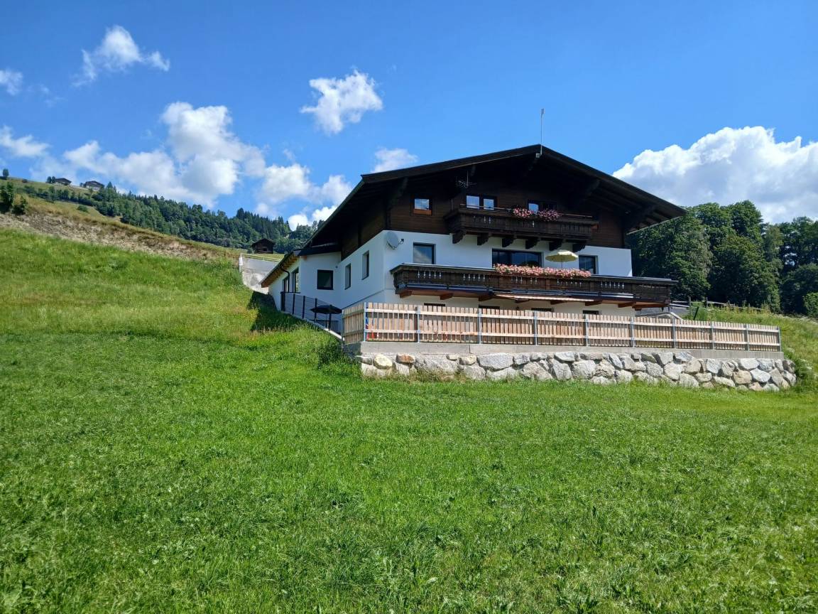 220 M² Ferienhaus ∙ 6 Schlafzimmer ∙ 12 Gäste - Mittersill