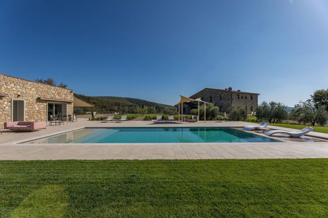 680 m&sup2; Villa 8 Schlafzimmer 16 G&auml;ste