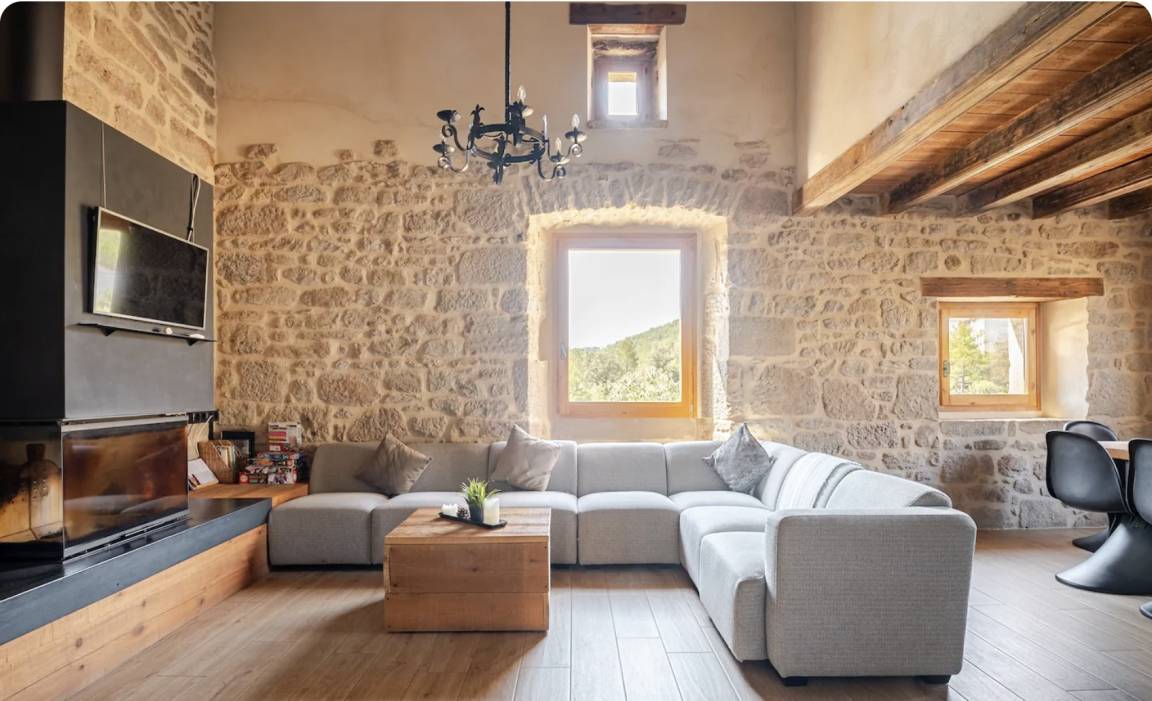 Casa Rural ∙ 7 Habitaciones ∙ 20 Huéspedes - Solsona