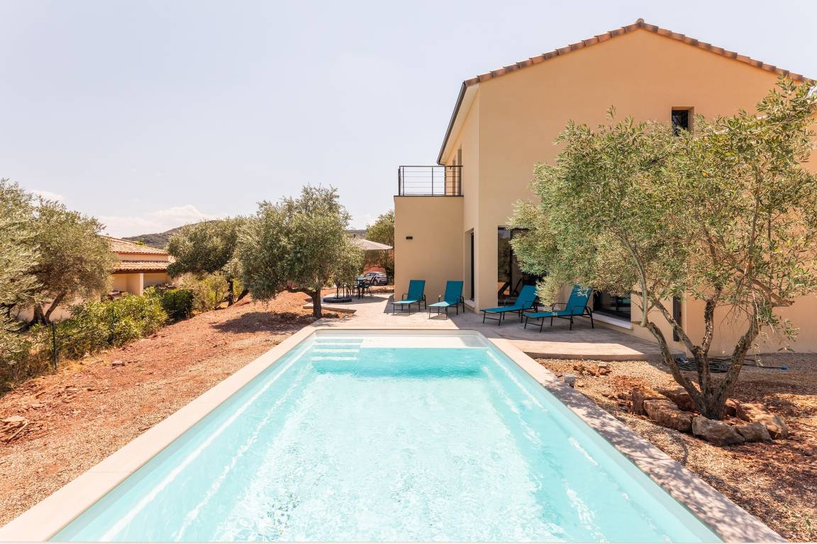 127 M² Villa ∙ 4 Chambres ∙ 8 Personnes - Clermont-l'Hérault