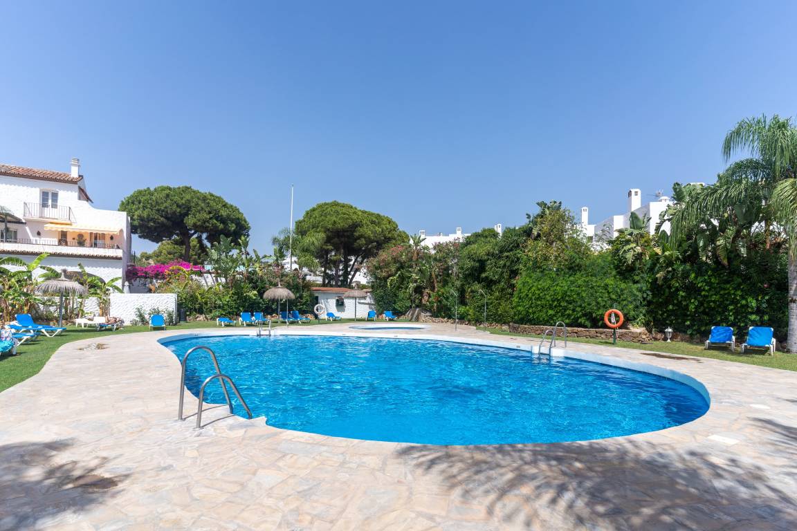 80 M² Apartamento ∙ 2 Habitaciones ∙ 5 Huéspedes - Benahavís