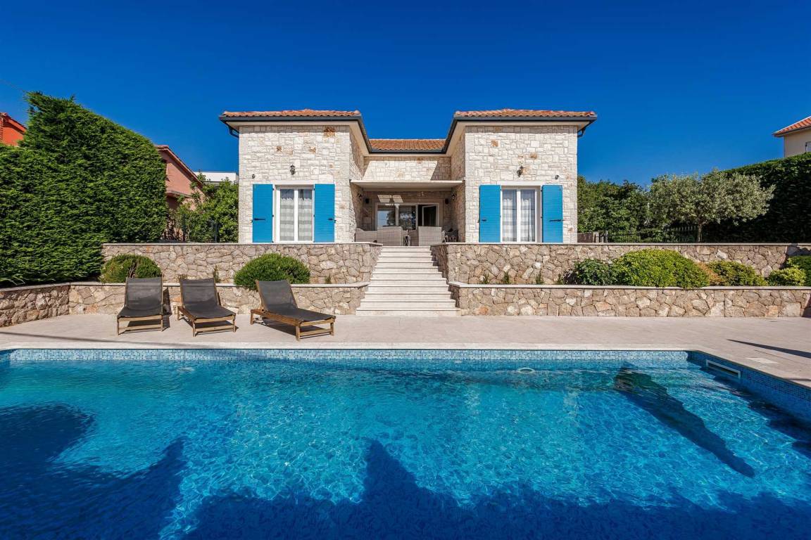 220 M² Villa ∙ 5 Bedrooms ∙ 12 Guests - Krk