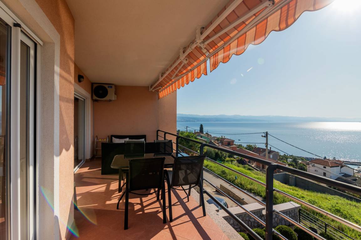 75 M² Apartment ∙ 2 Bedrooms ∙ 4 Guests - Opatija