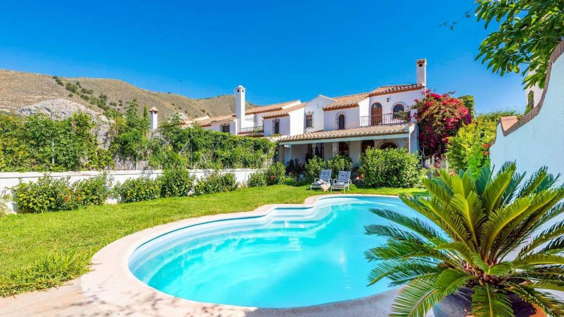 130 M² Ferienhaus ∙ 3 Schlafzimmer ∙ 6 Gäste - Motril