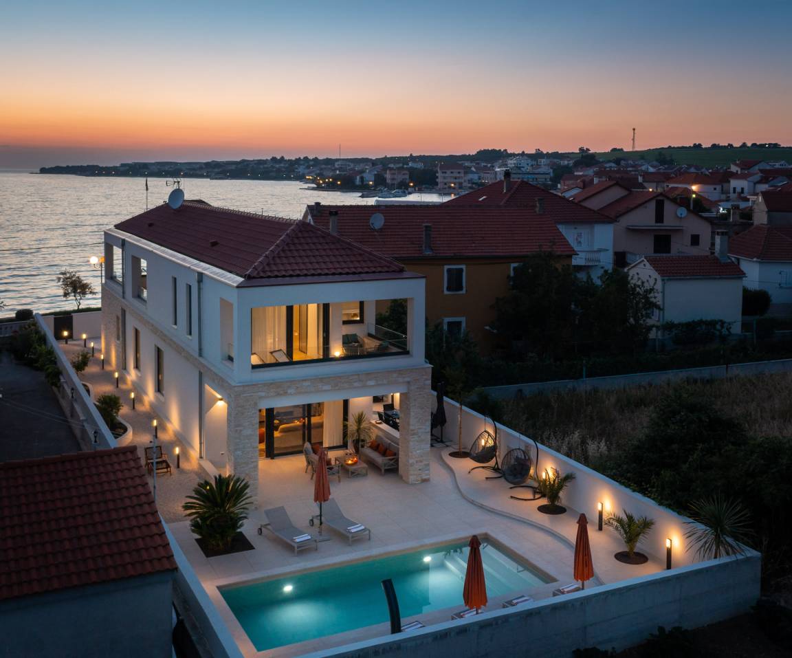 220 M² Villa ∙ 3 Schlafzimmer ∙ 8 Gäste - Zadar
