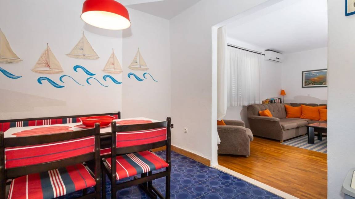 80 M² Apartment ∙ 3 Bedrooms ∙ 5 Guests - Supetar