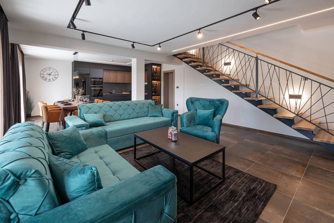 280 M² Ferienhaus ∙ 4 Schlafzimmer ∙ 8 Gäste - Novi Vinodolski